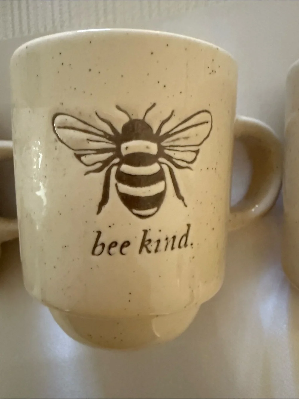 Cream Bee Ceramic Stackable Mugs with Metal Rack - Unbranded